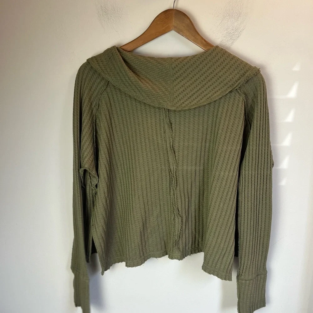 Free People Size XS Green Olive Cowl Neck Wildcat Thermal Pullover Top - Picture 3 of 7